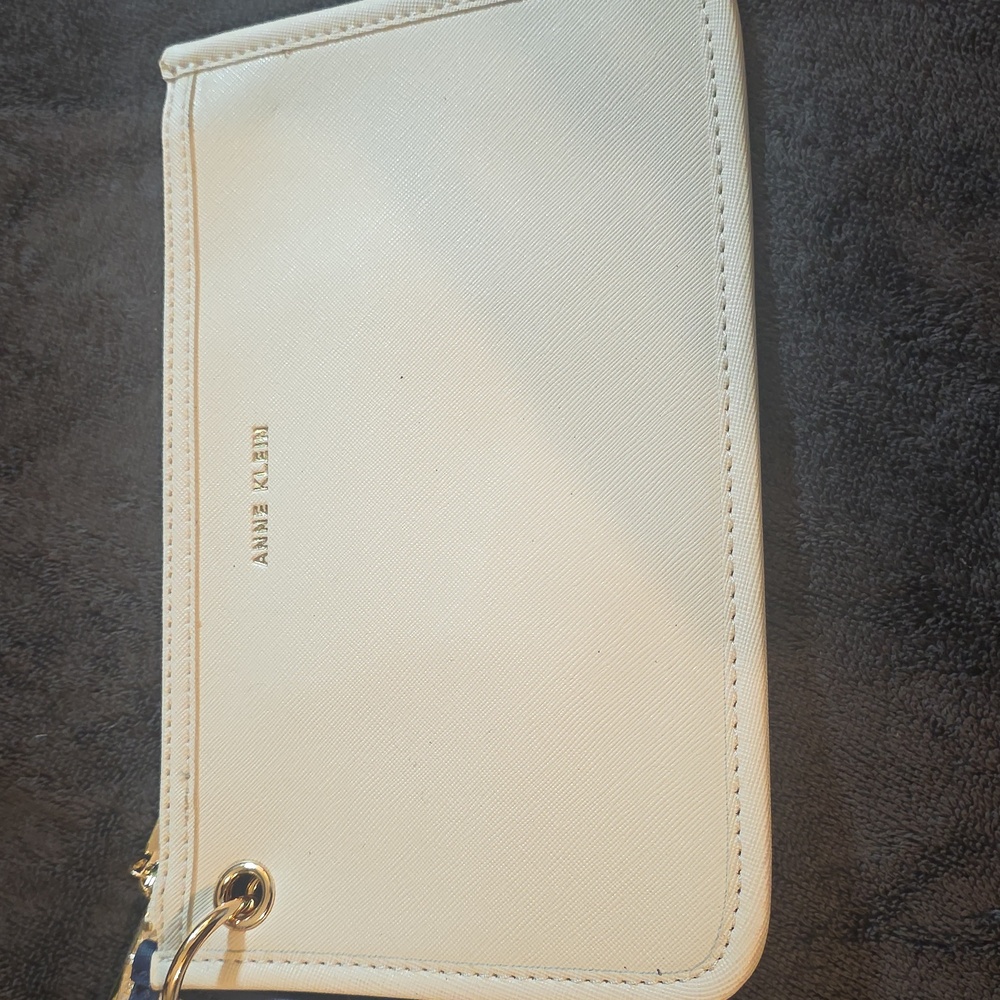 Nwot Anne Klein Blue and White Wristlet  Trio. - Picture 6 of 8